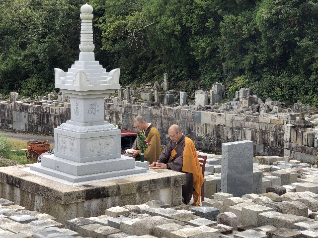 無縁塚法要