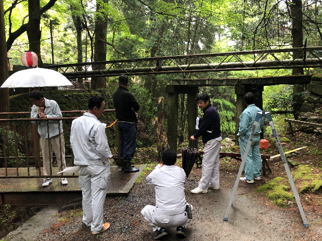 橋殿橋視察の写真
